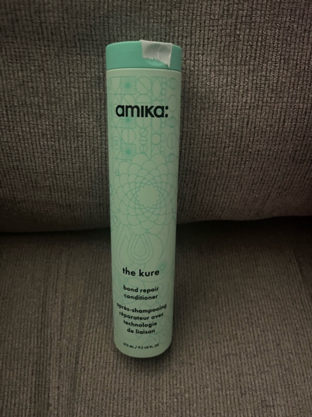 amika The Kure Bond Repair Conditioner - Mint
